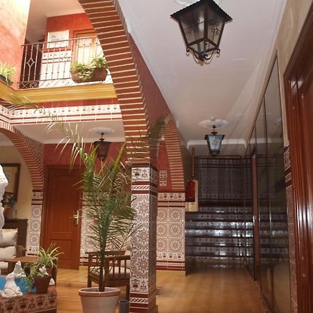 Hotel Esmeralda Osuna Bagian luar foto