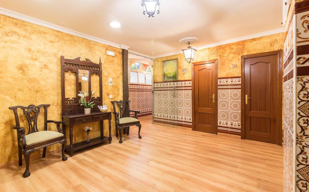 Hotel Esmeralda Osuna Bagian luar foto