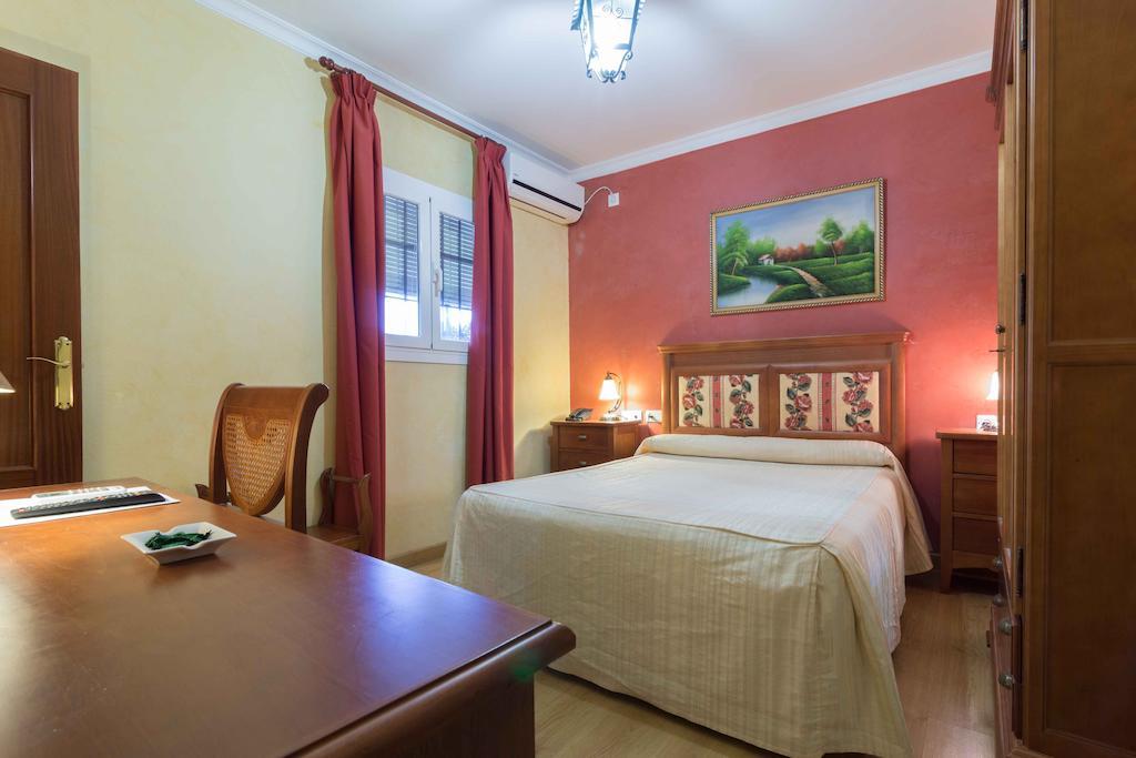 Hotel Esmeralda Osuna Bagian luar foto